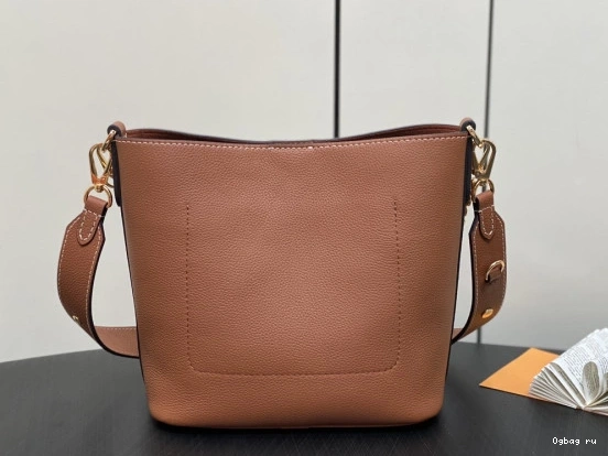 12CM x x VUITTON 20.5 LOUIS 20 - Walk and Lock 0817